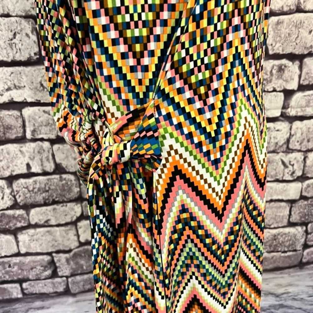 Avenue Short Sleeve Multicolored V-Neck Wrap Dres… - image 6