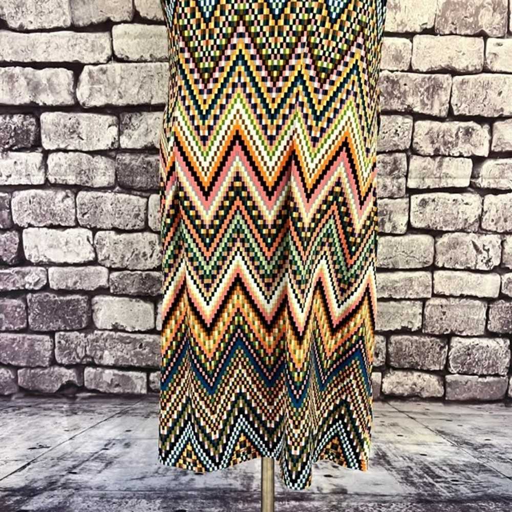 Avenue Short Sleeve Multicolored V-Neck Wrap Dres… - image 8