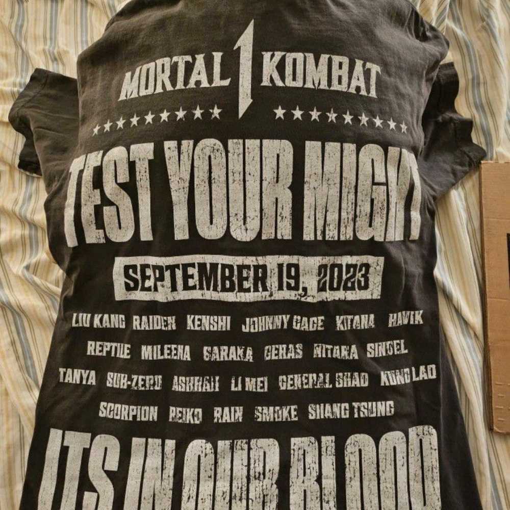 Hypland Mortal Kombat Liu Kang Shirt - image 2