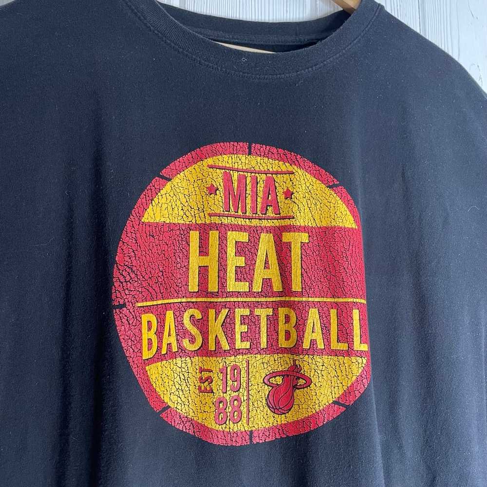 Vintage NBA Miami Heat Basketball T-Shirt  3XL  B… - image 3