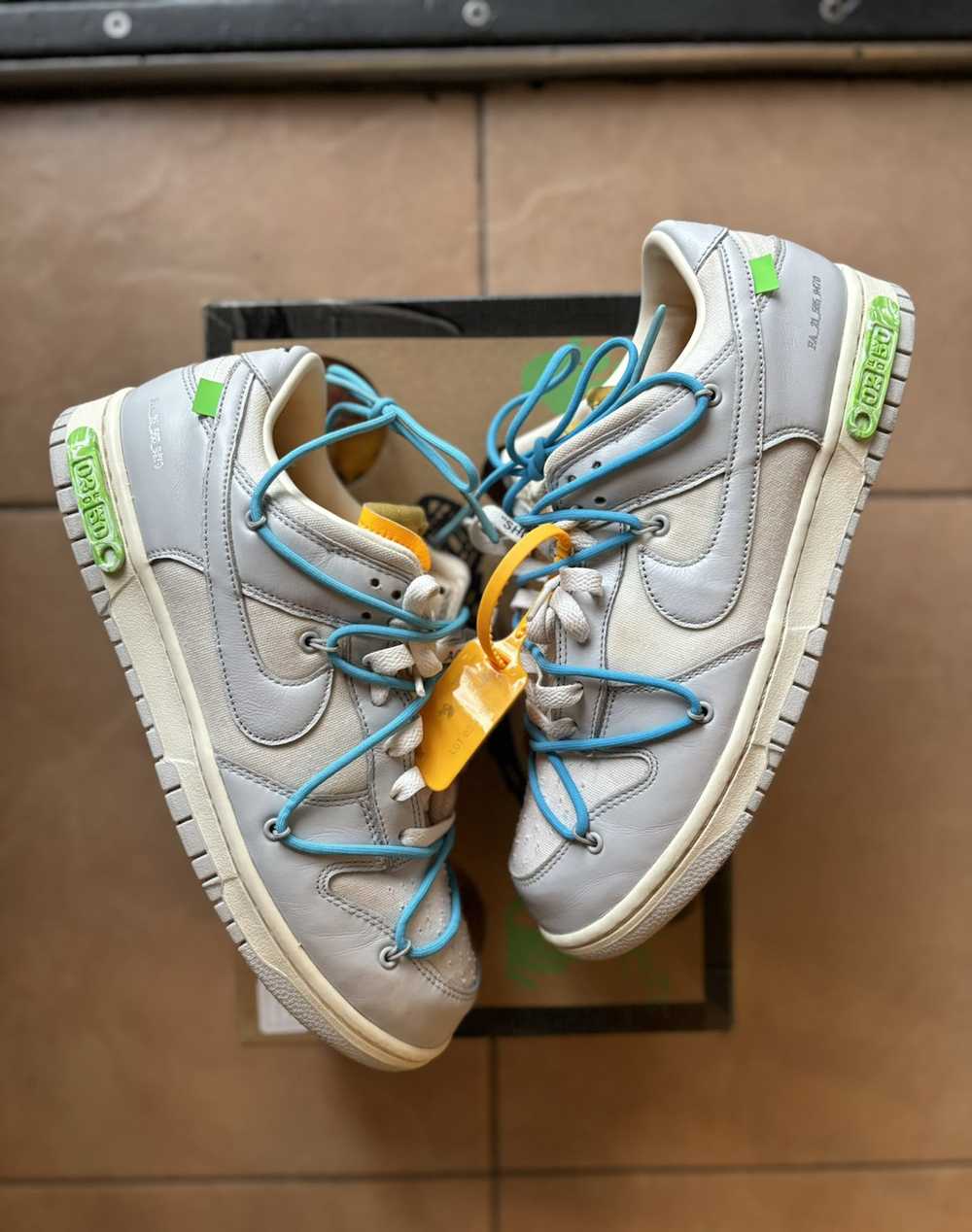 Nike × Off-White Nike Dunk Low Off White Lot 02 - image 3