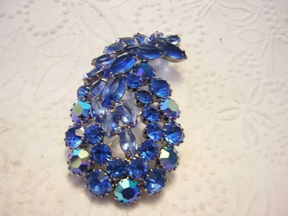 1960's AZURE & Sky Blue Rhinestones LARGE Brillia… - image 4