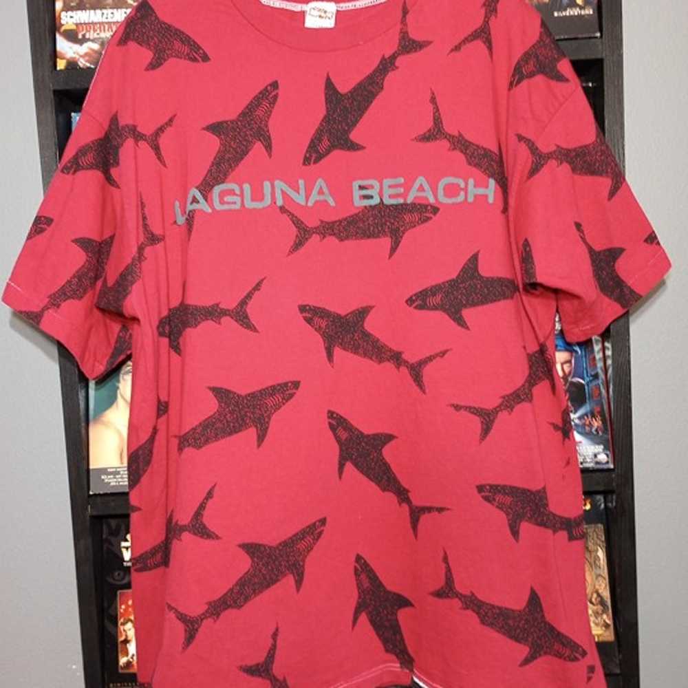 VTG Single Stitch Laguna Beach Red & Black Shark … - image 1