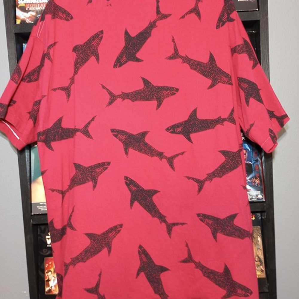 VTG Single Stitch Laguna Beach Red & Black Shark … - image 5