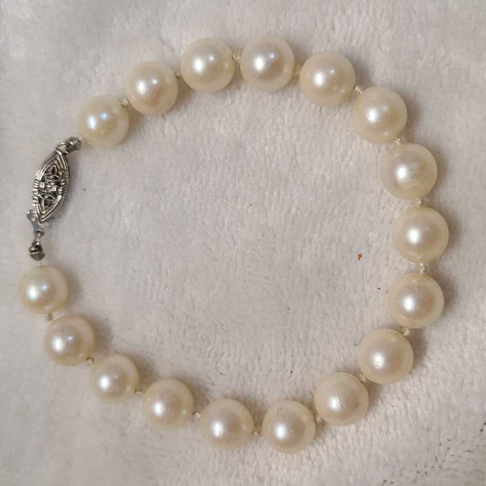 Vintage Pearl Bracelet With 14K Clasp - image 2