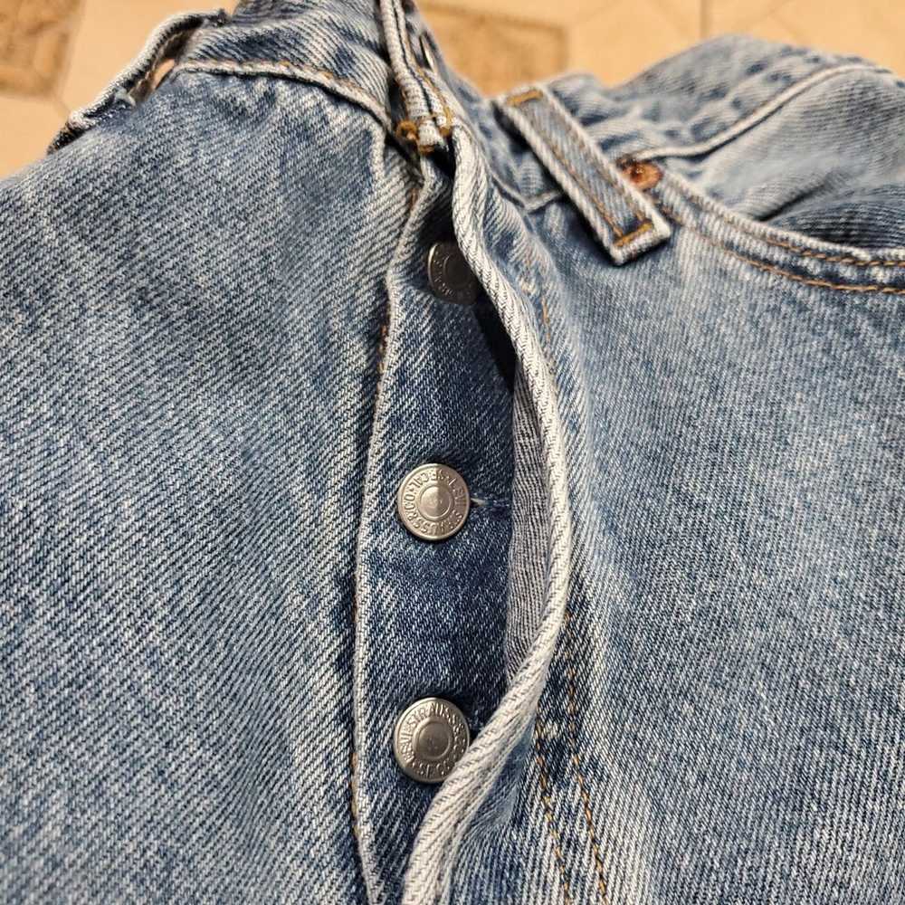 VINTAGE LEVIS 501 JEANS MADE IN USA - image 12