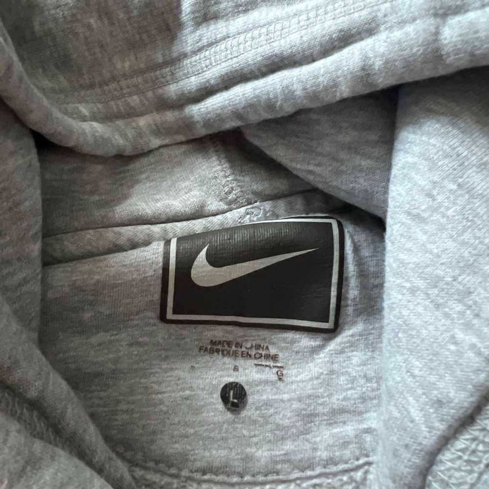Vintage Y2K Nike Sportswear Hoodie Grey Essential… - image 5
