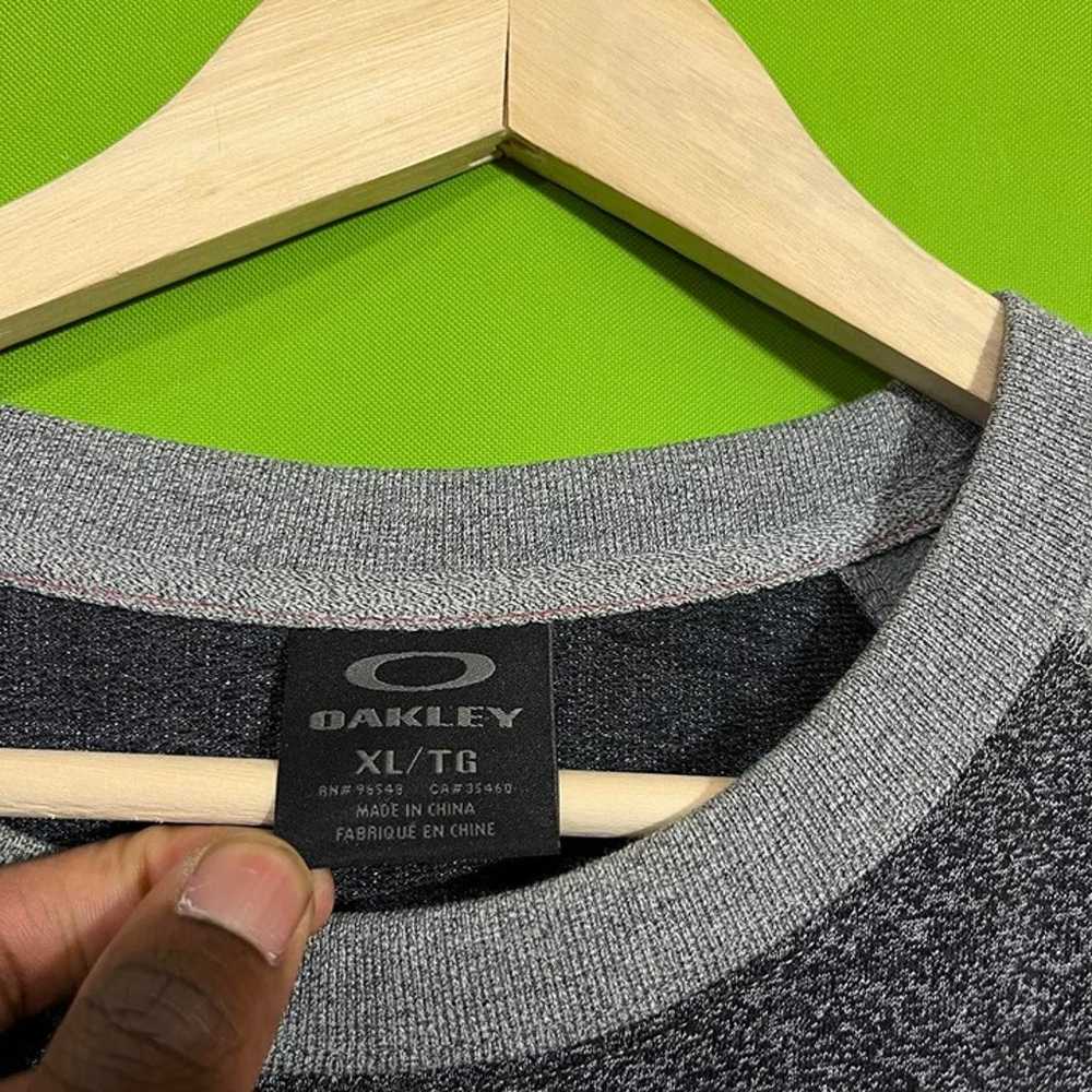 XL Oakley Logo Longsleeve - image 2