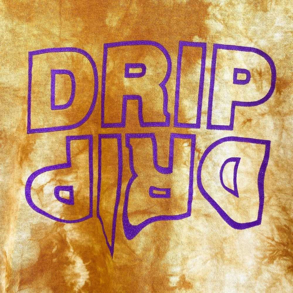 “Drip Drip” Purple Melting Upside Down Font on Bu… - image 2