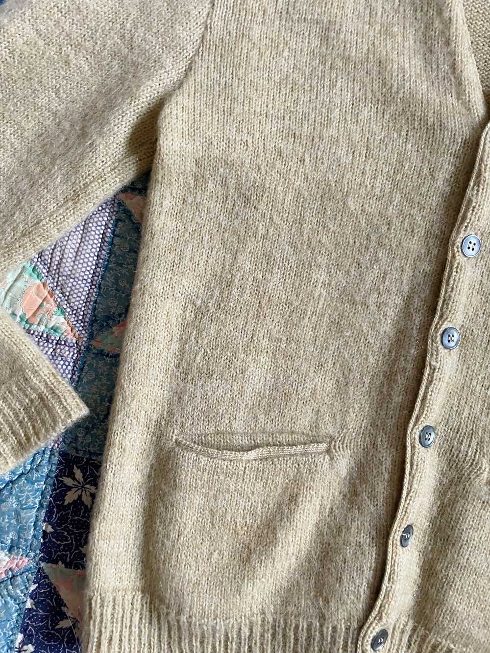 1960s Beige Wool and Mohair Knit Cardigan - image 2