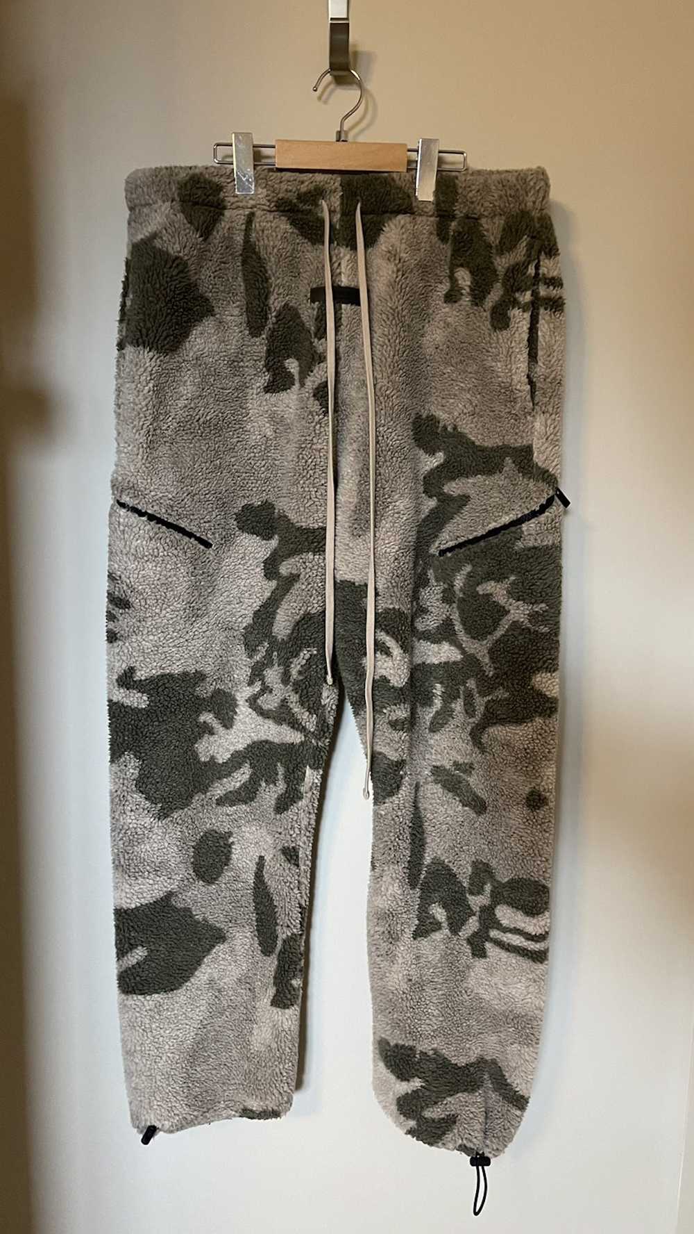 Essentials × FOG Essentials Camo Polyester Lounge… - image 2