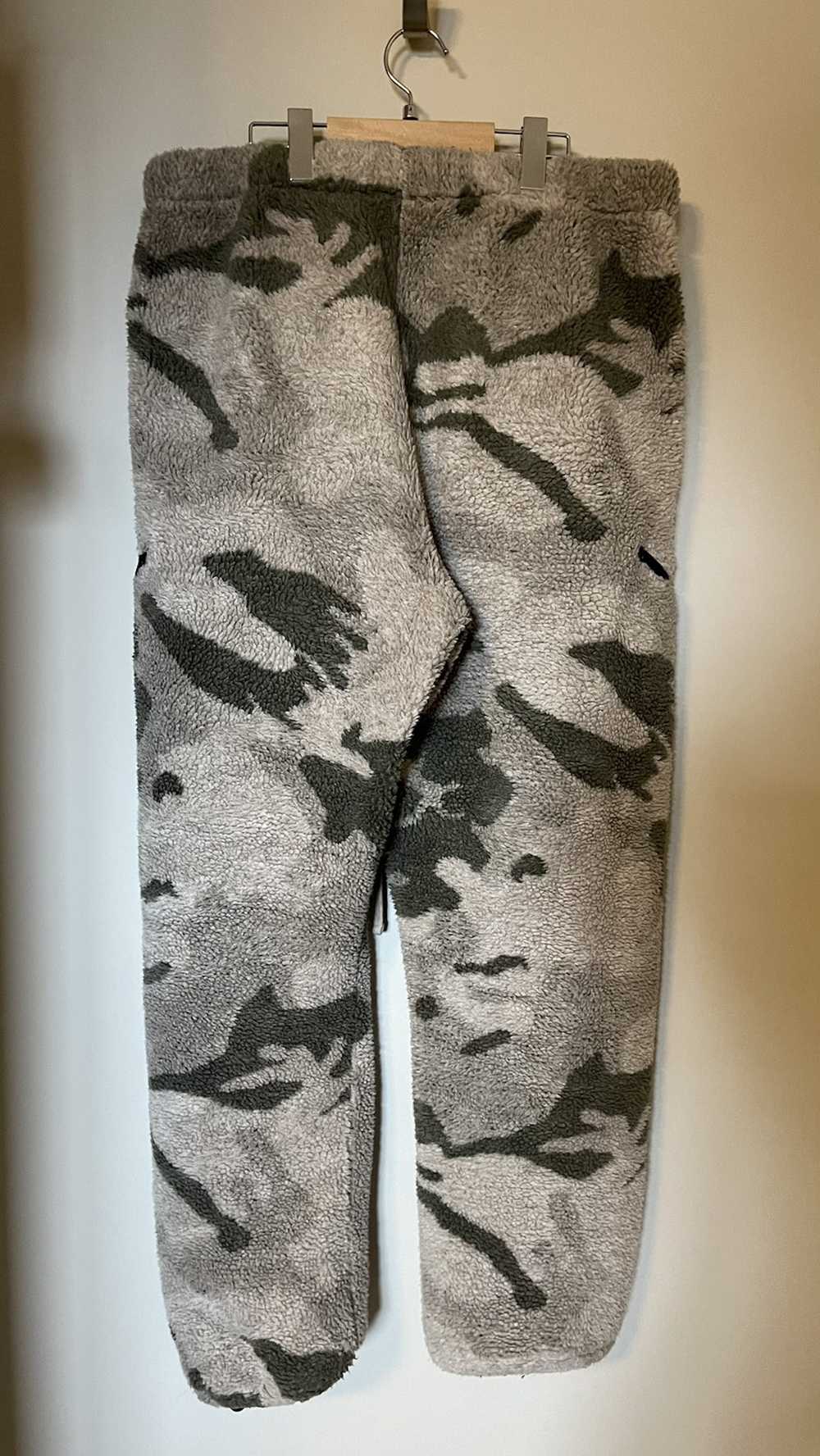 Essentials × FOG Essentials Camo Polyester Lounge… - image 3