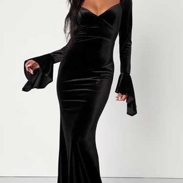 NWOT Lulus Black Velvet Gown