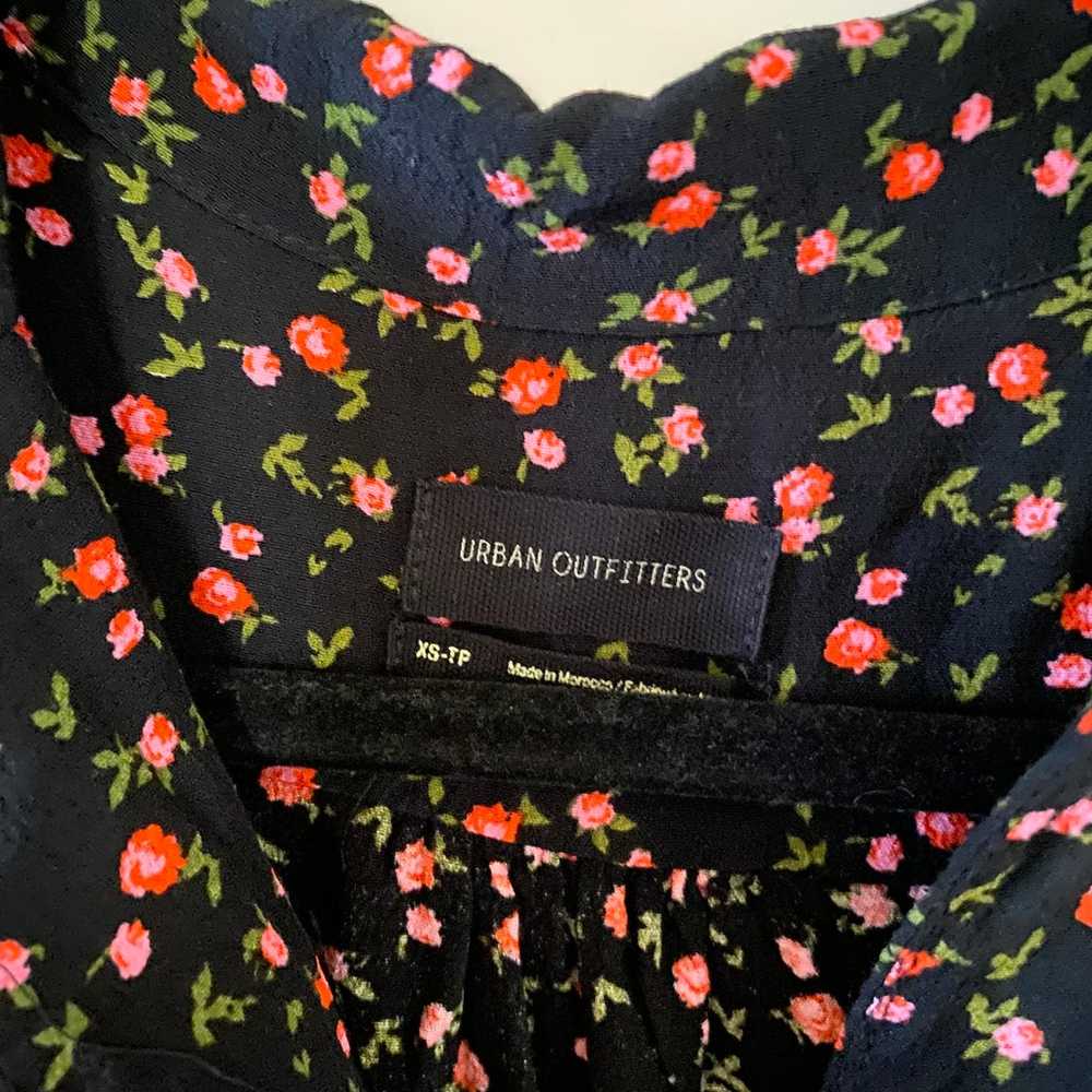 Urban Outfitters Mila Black & Pink Ditsy Floral B… - image 4