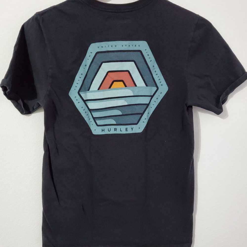 4 Hurley T-shirt - image 3