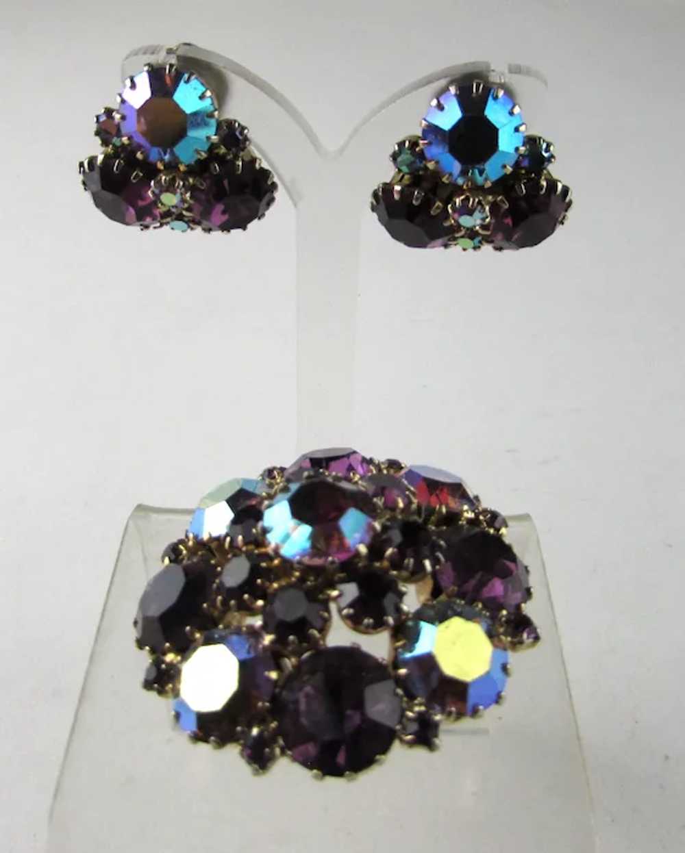 Weiss Pin and Matching Clip On Earring Set in Dee… - image 5