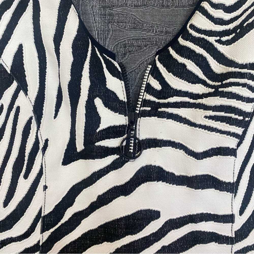 ALBERTO MAKALI zebra print v- neck sleeveless bod… - image 5