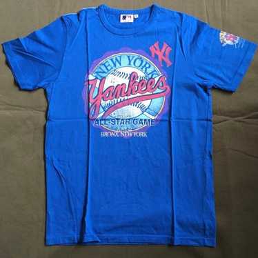 NY Yankee baseball team t-shirt