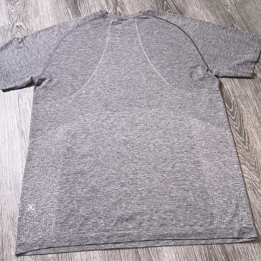 Lululemon athletica vent tech t shirt size XL - image 3