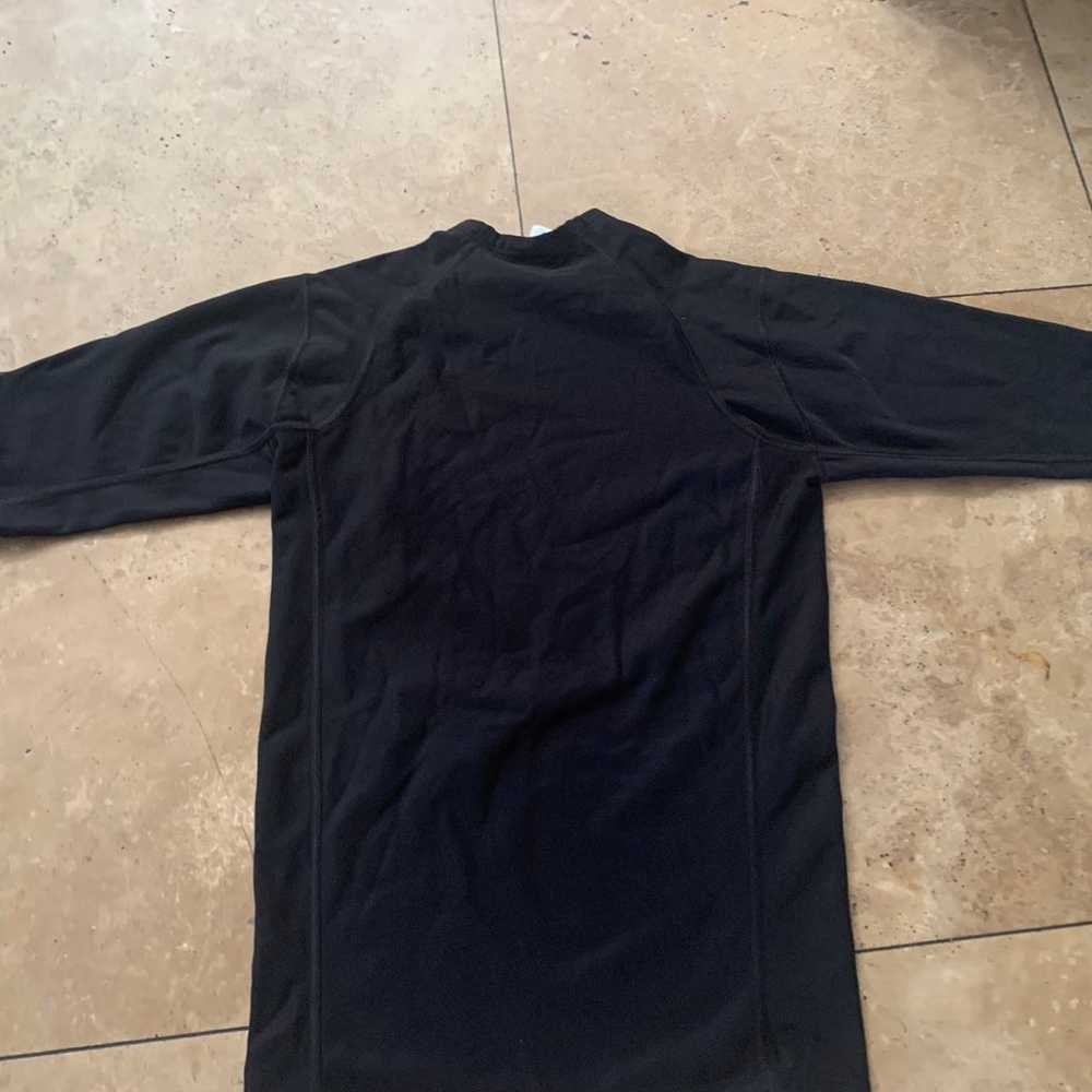 NWOT finis thermal swim shirt - image 3