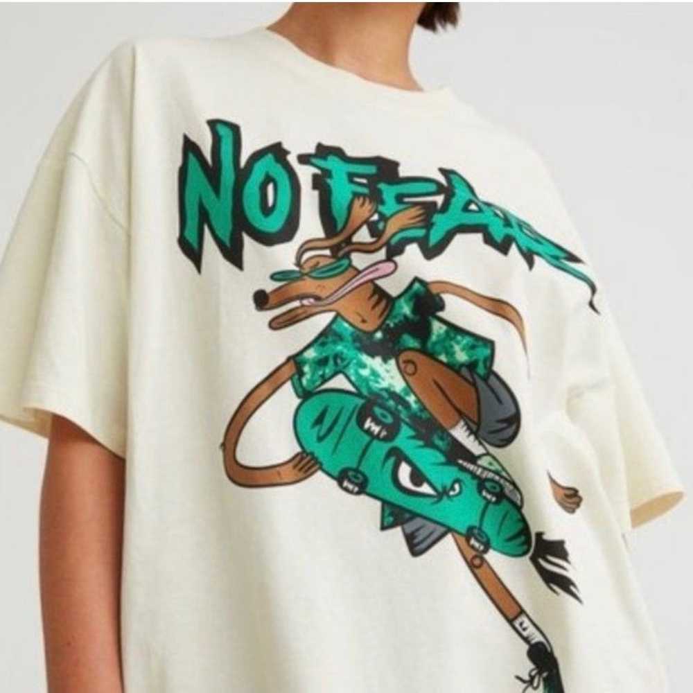 NWOT H&M Oversized T-Shirt - image 3