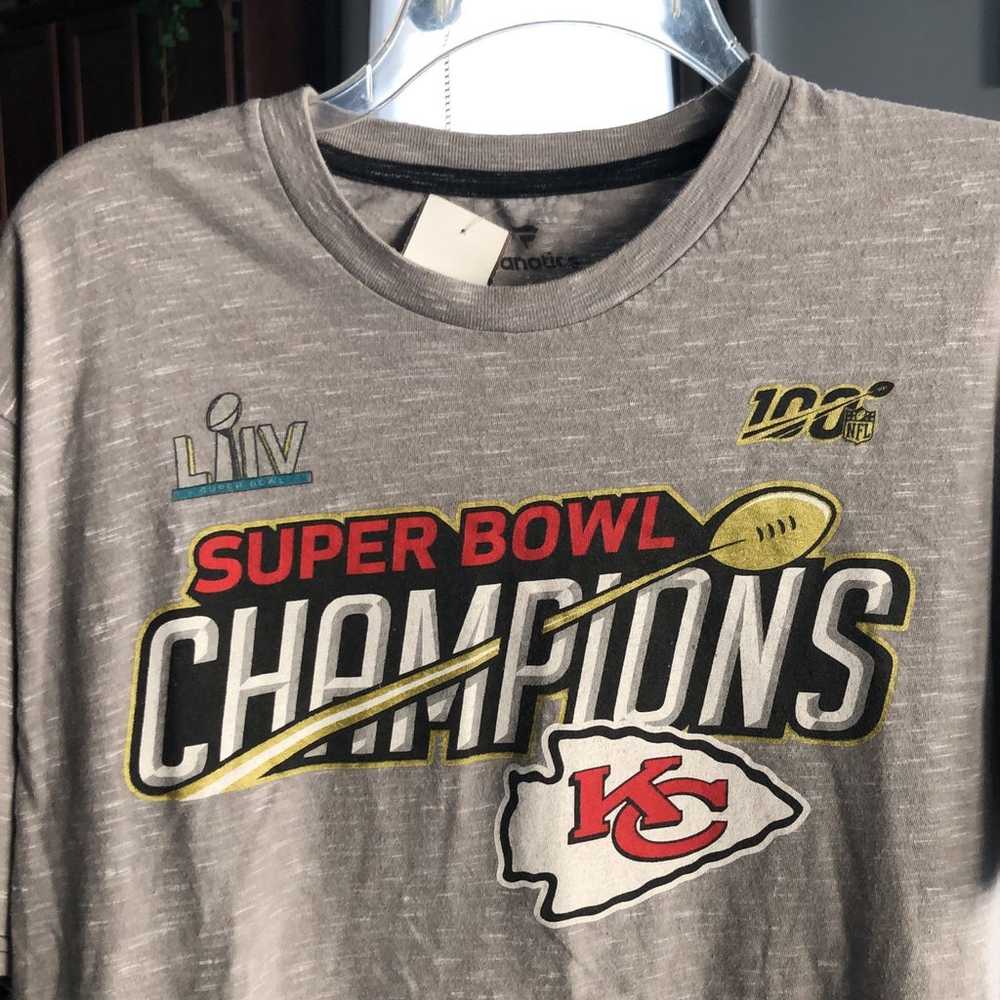 SIZE LARGE LIV SUPERBOWL CHAMPIONS NFL KANSAS CIT… - image 1