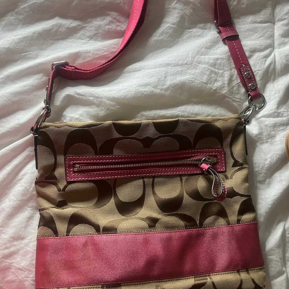 VINTAGE COACH BAG FROM THE 2000’S!! - image 4