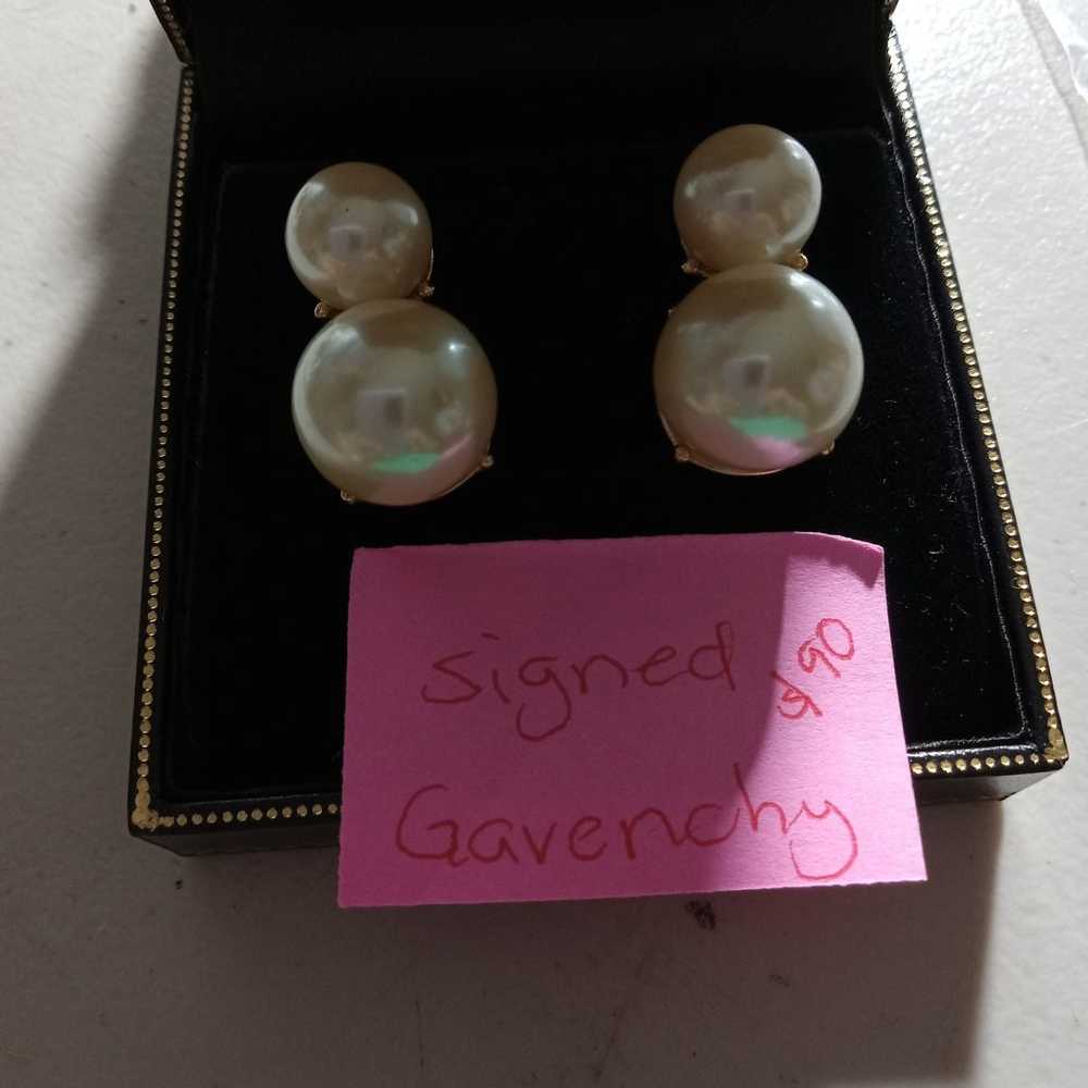 Vintage Givenchy faux cabochon pearl post earrings - image 8