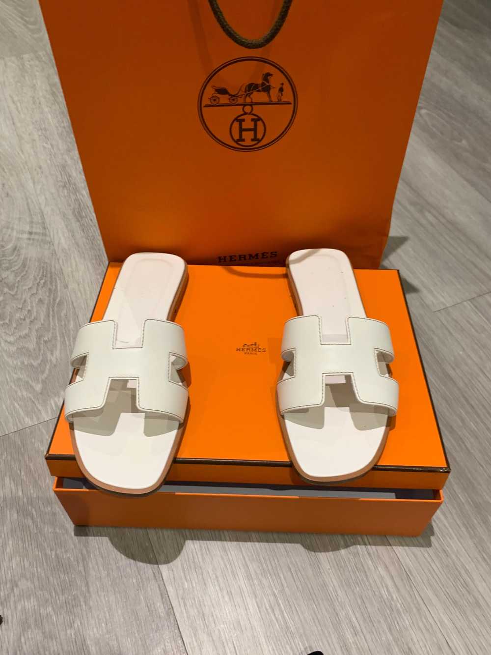 Hermes White Box Calfskin Oran Sandals - image 12