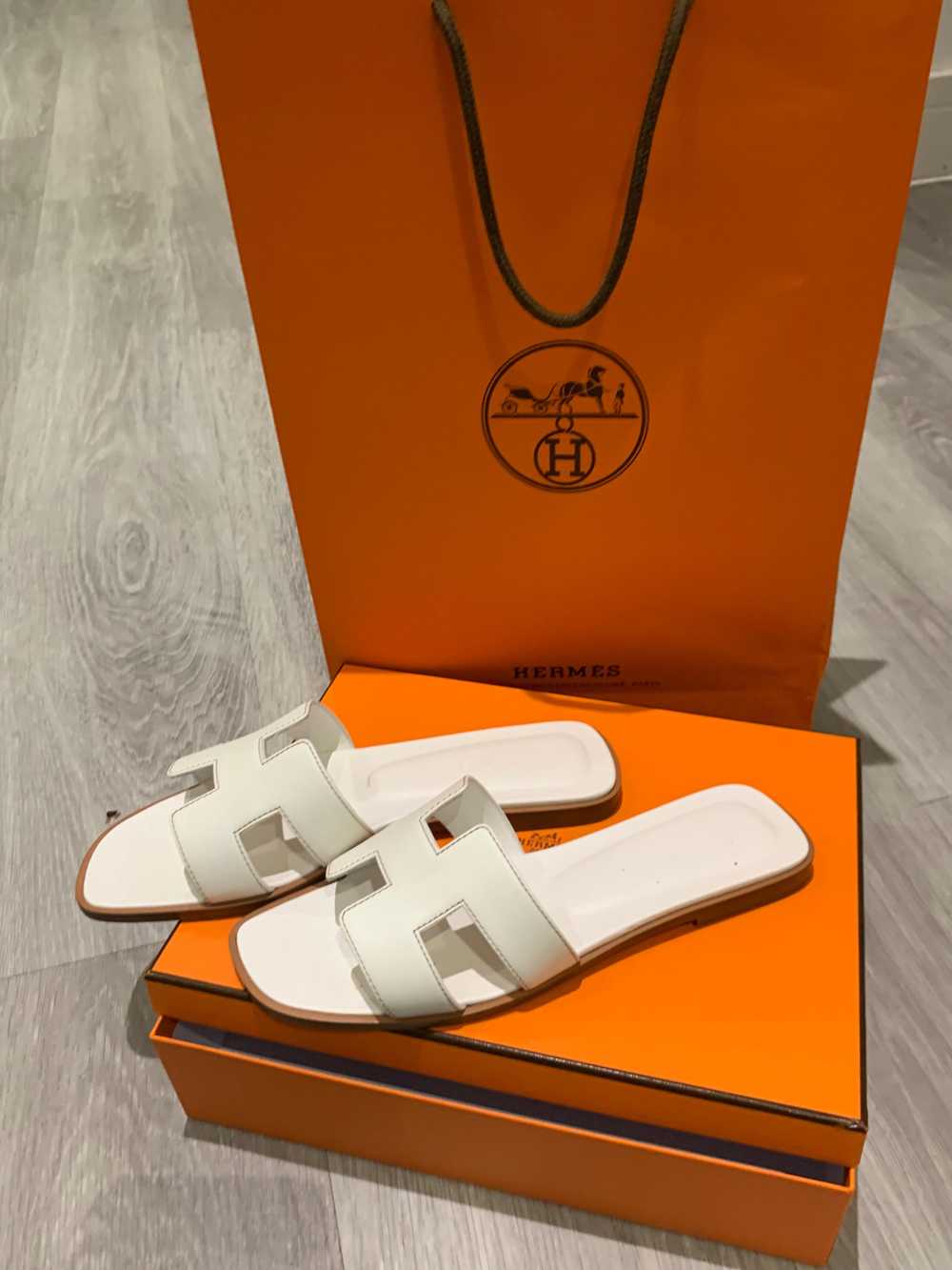 Hermes White Box Calfskin Oran Sandals - image 3