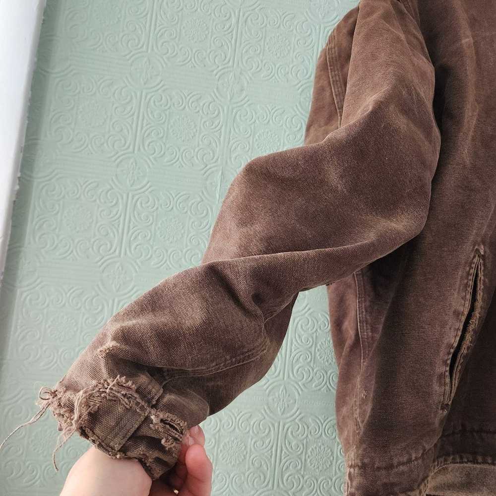 Brown well worn Distressed carhartt coat with she… - image 2