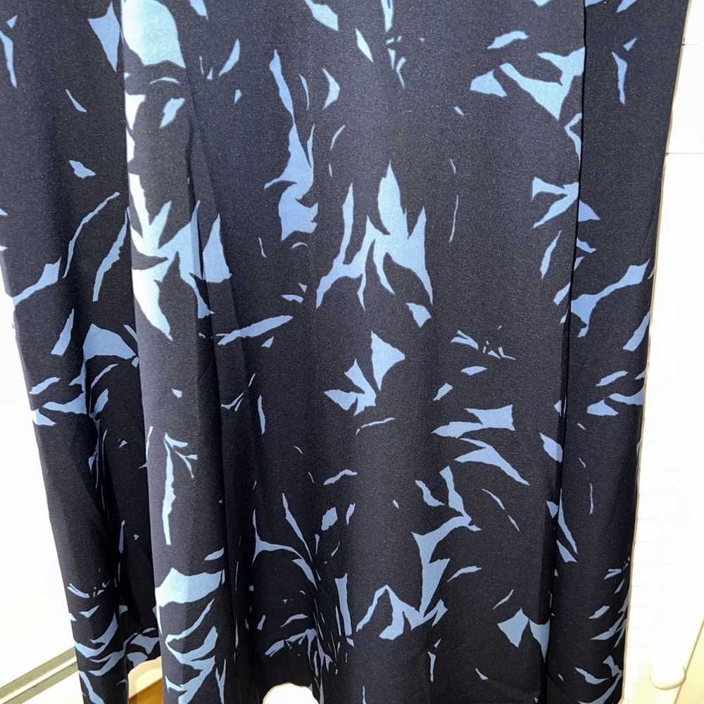 Ann Taylor navy blue & blue floral print woven fi… - image 2