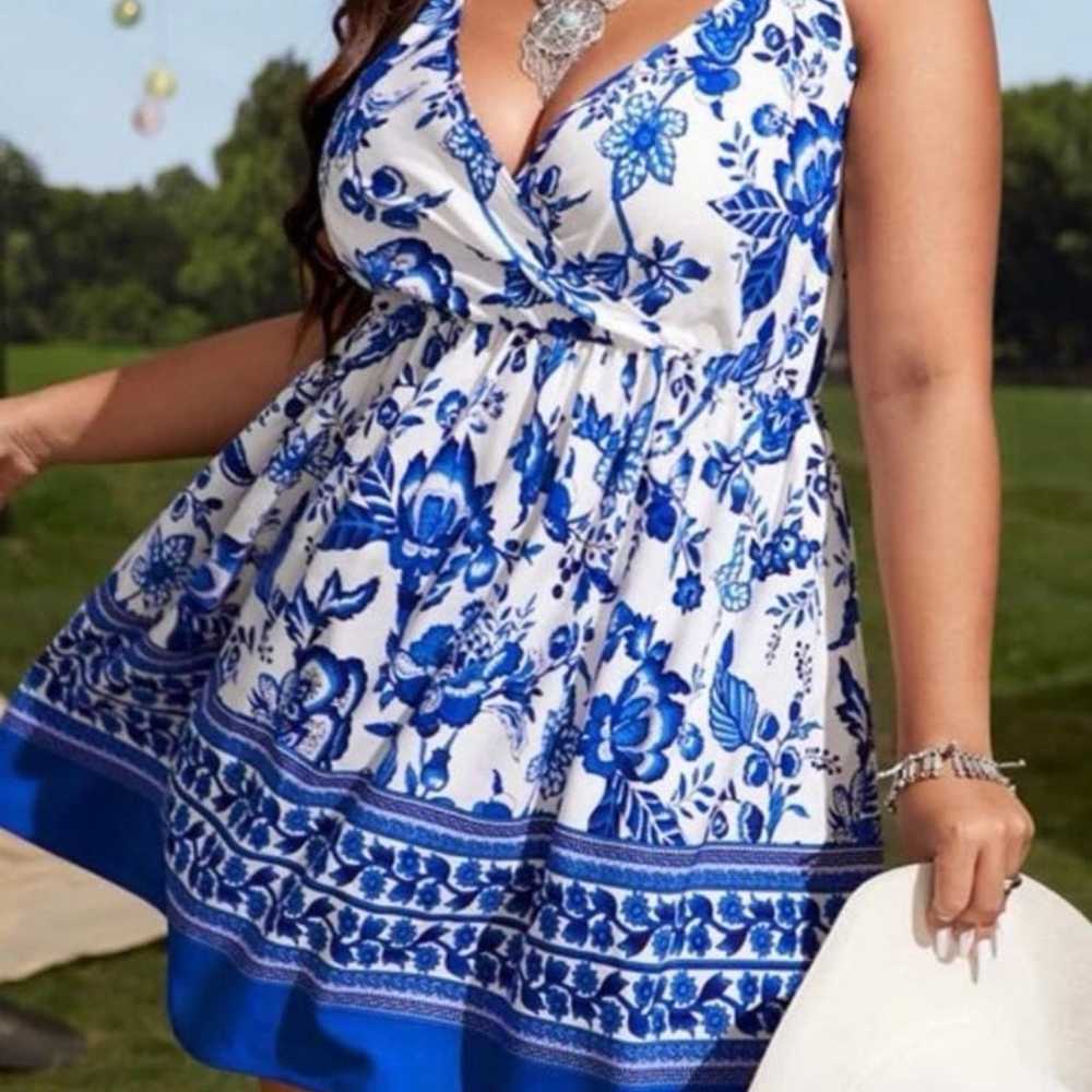 Beautiful blue & white floral dress 2X  new - image 1