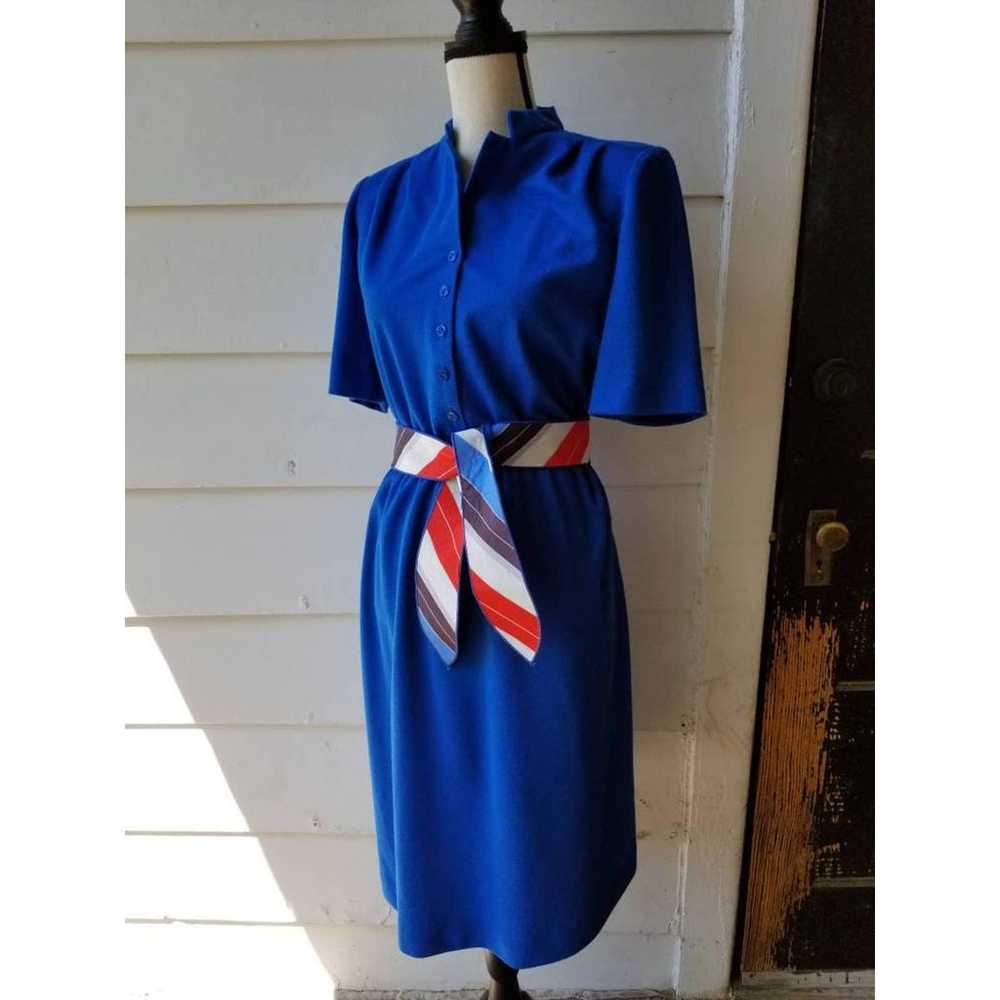 1980s Blue Dress with Striped Belt || Leslie Fay - image 9