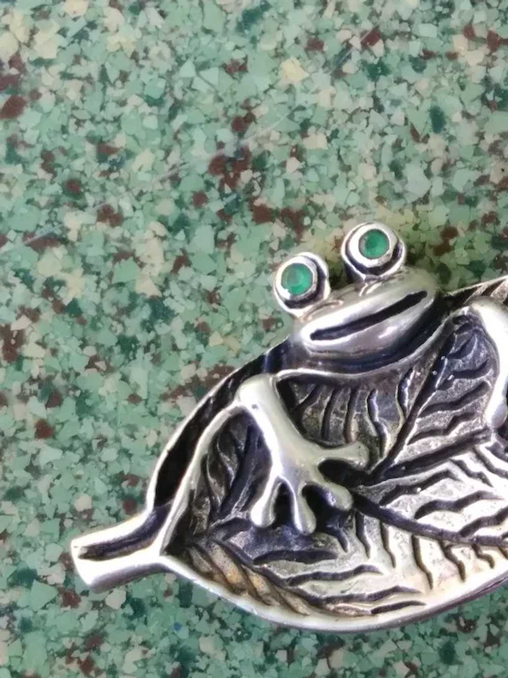 1970s Silver Frog Brooch Figural Pin - image 2