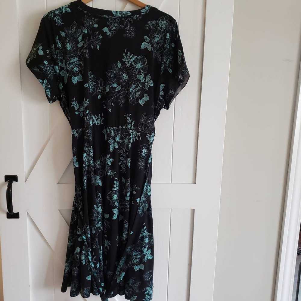 Torrid Faux Wrap Jersey Knit Floral Dress Black B… - image 6