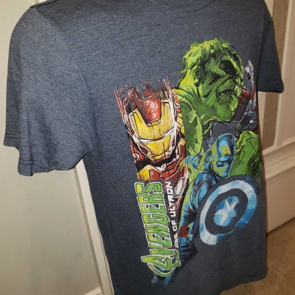 Marvel AVENGERS Men's Graphic T-Shirt size S - image 3
