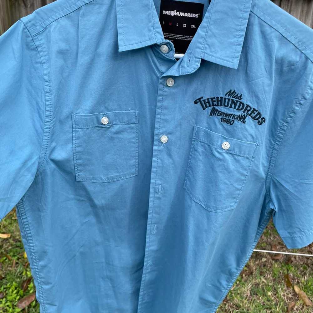Button down short sleeve shirt by the hundreds - image 4