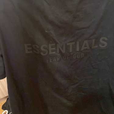 ESSENTIALS TSHIRT