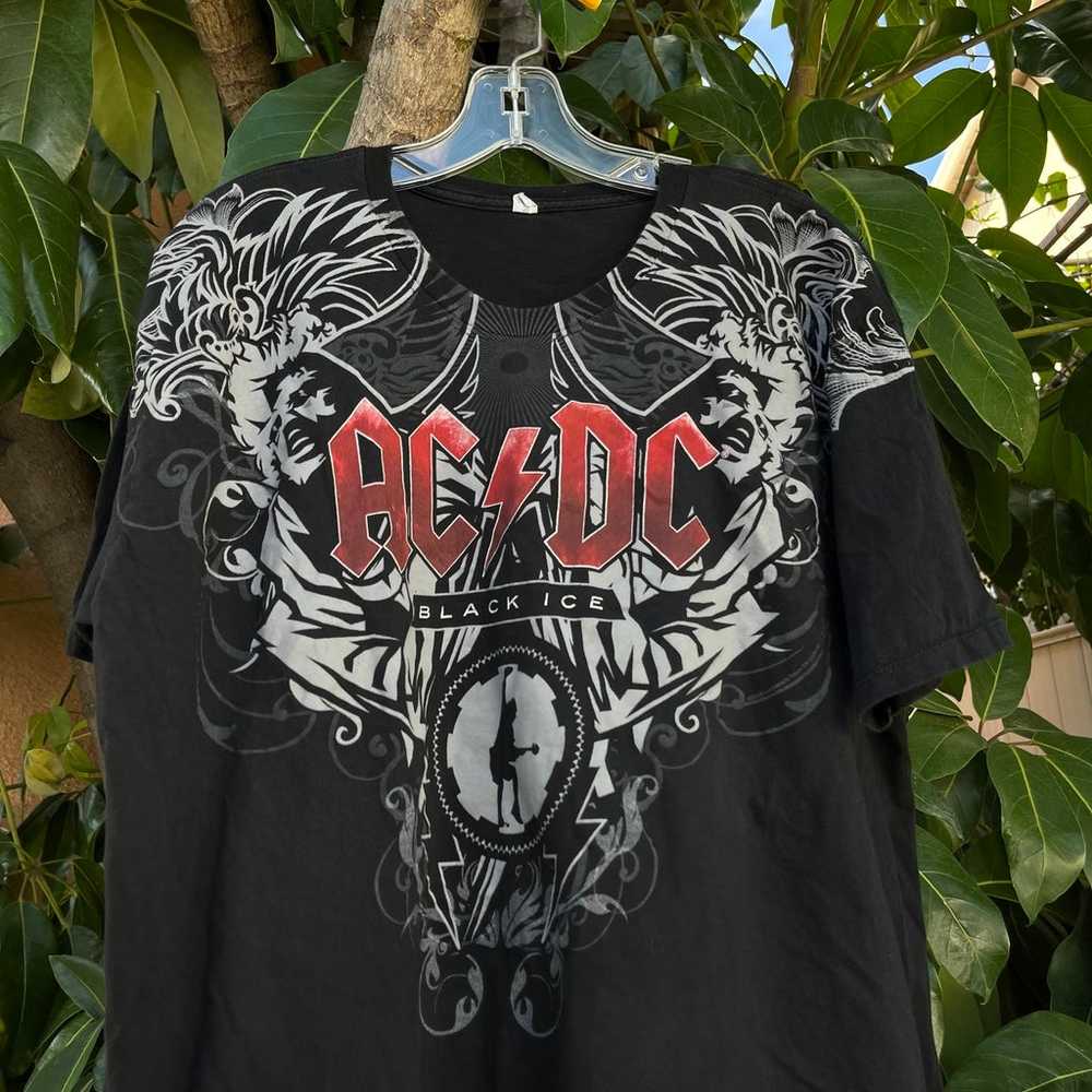 AC/DC Black Ice graphic black band t-shirt from 2… - image 2