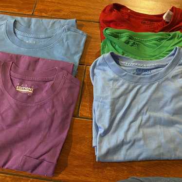 Bundle t-shirt solid colors gildan 2 sz small 3 sz