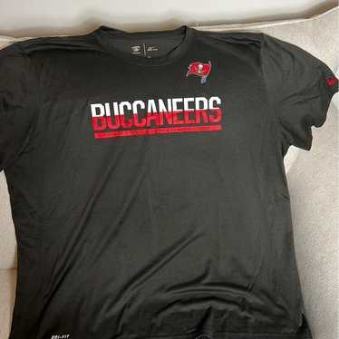 tampa bay buccaneers DRI-FIT Shirt!!