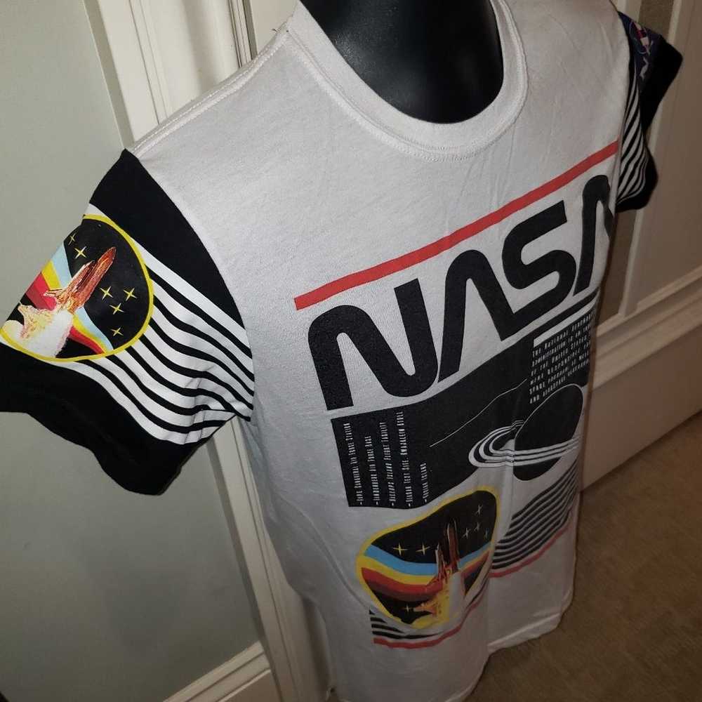 NASA x FRESH LAUNDRY Men's Graphic T-Shirt size S - image 2