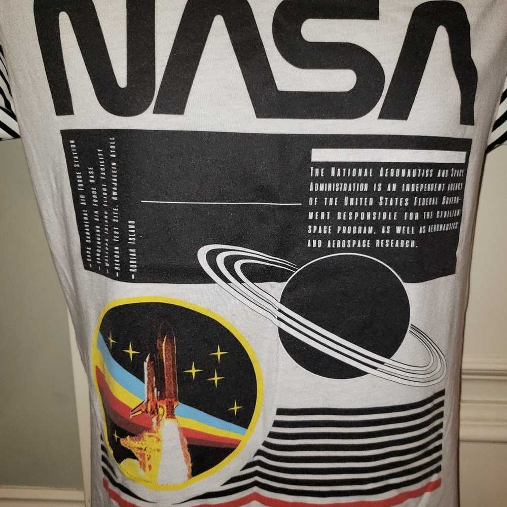 NASA x FRESH LAUNDRY Men's Graphic T-Shirt size S - image 3
