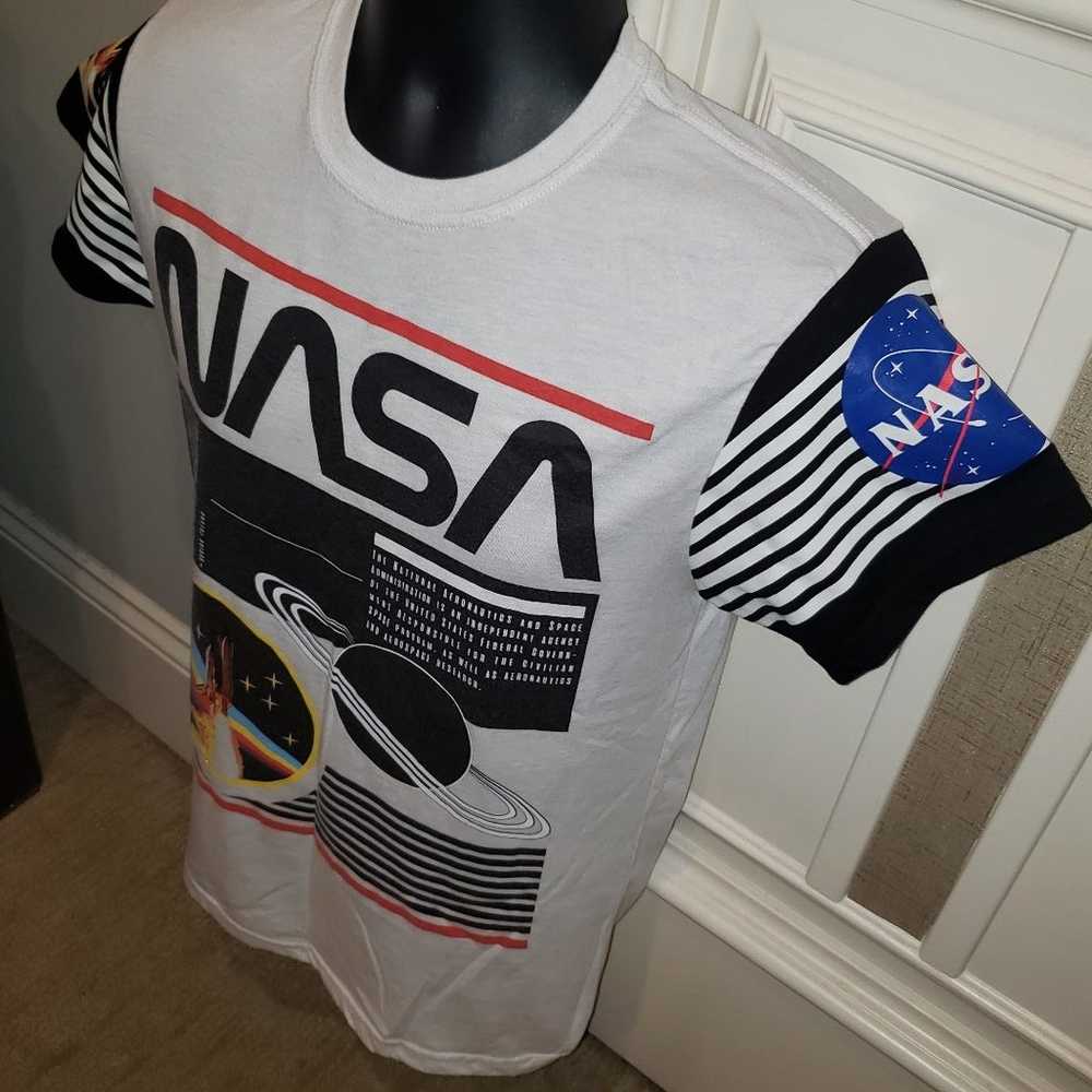 NASA x FRESH LAUNDRY Men's Graphic T-Shirt size S - image 5