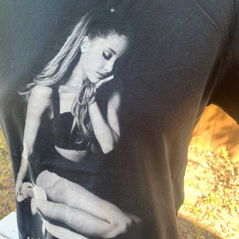 Ariana Grande The Honeymoon tour T-shirt size Sma… - image 2