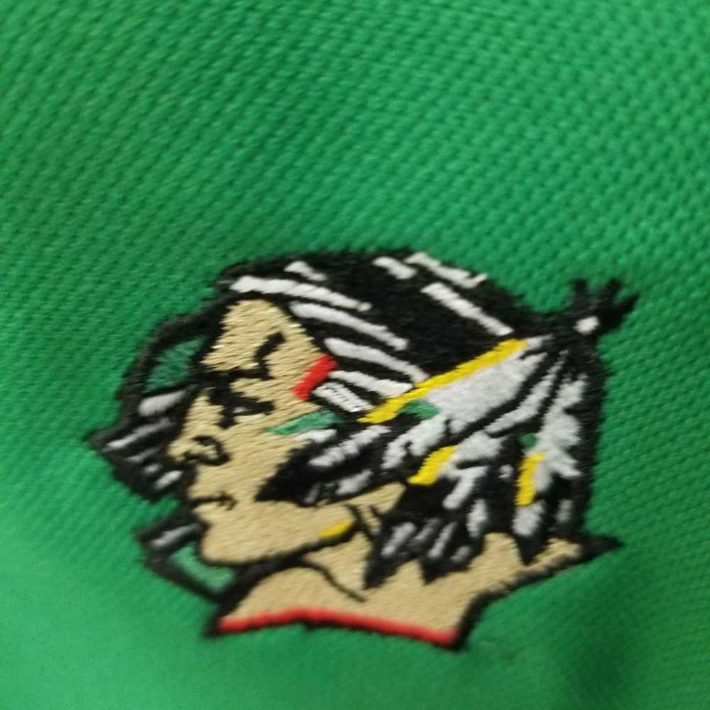 UND Fighting Sioux Nike Old Logo Green M - image 4