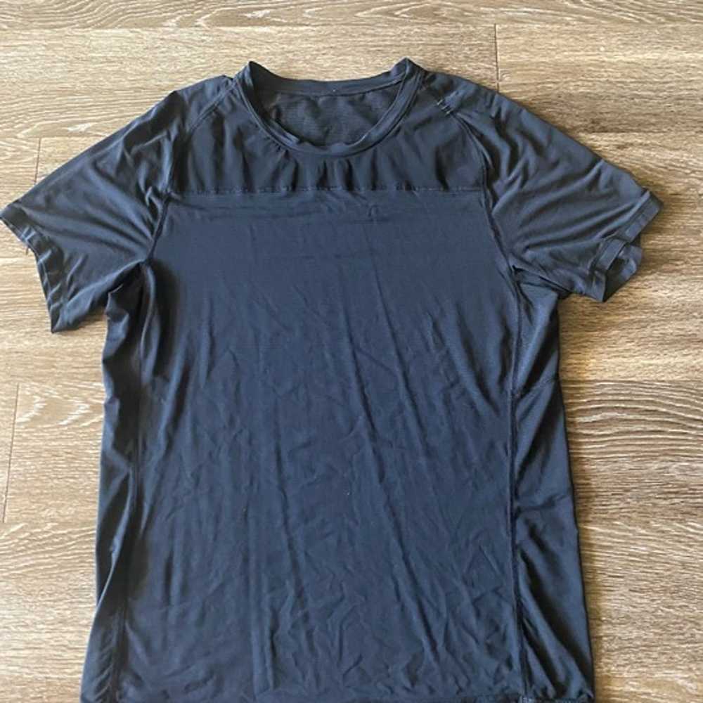 Lululemon Short Sleeve T-Shirt - image 3