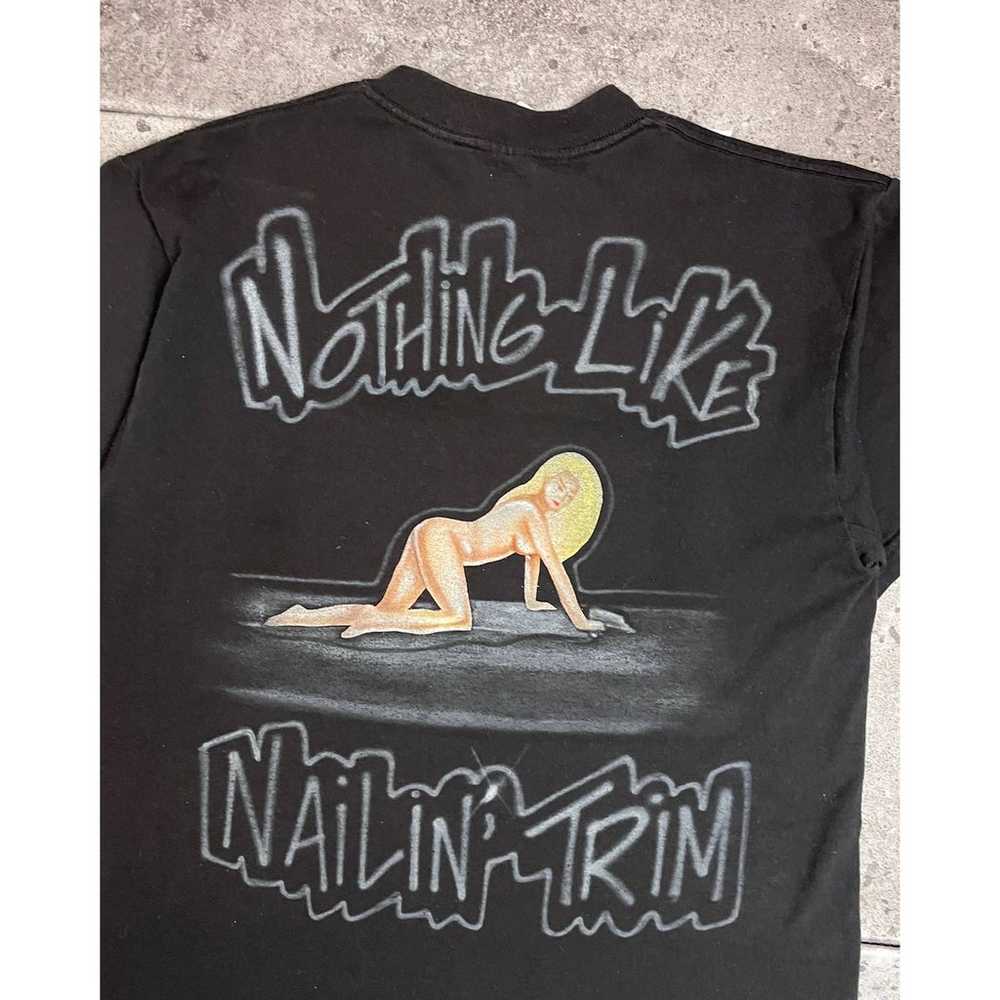 "Nothing Like Nailin' Trim" Tee (M/L) - 1990s - image 3