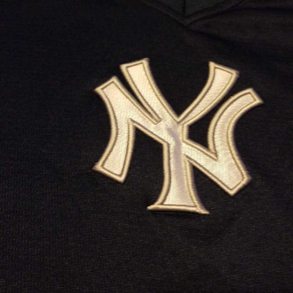 New York Yankees  Shirt for men's Size 2 - image 2